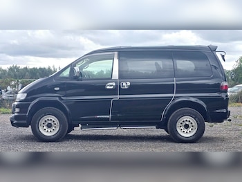 Used Mitsubishi Delica 2005 for sale - 68897953: Photo