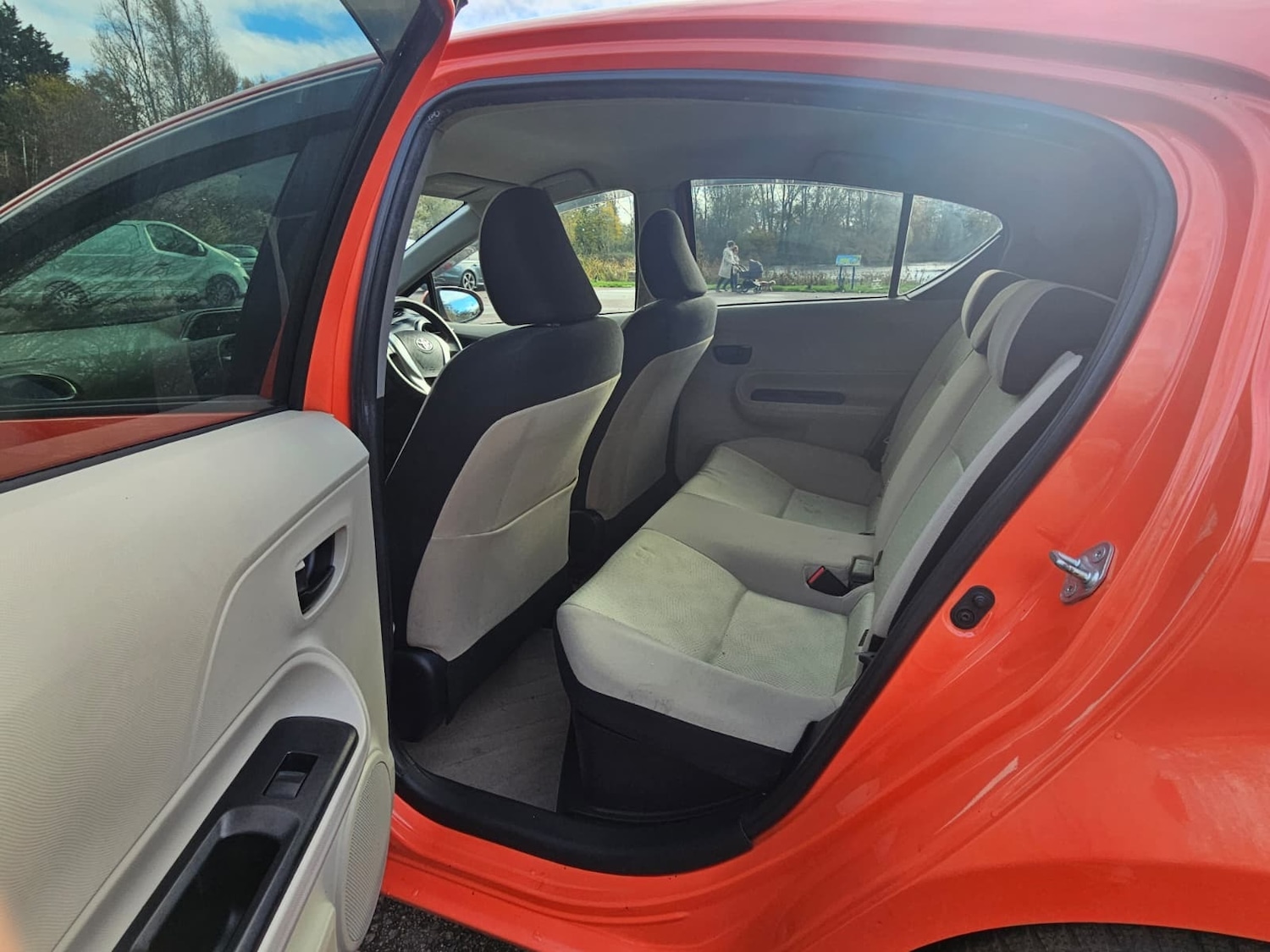 Used Toyota Aqua 2023 for sale - 76518108: Photo 14