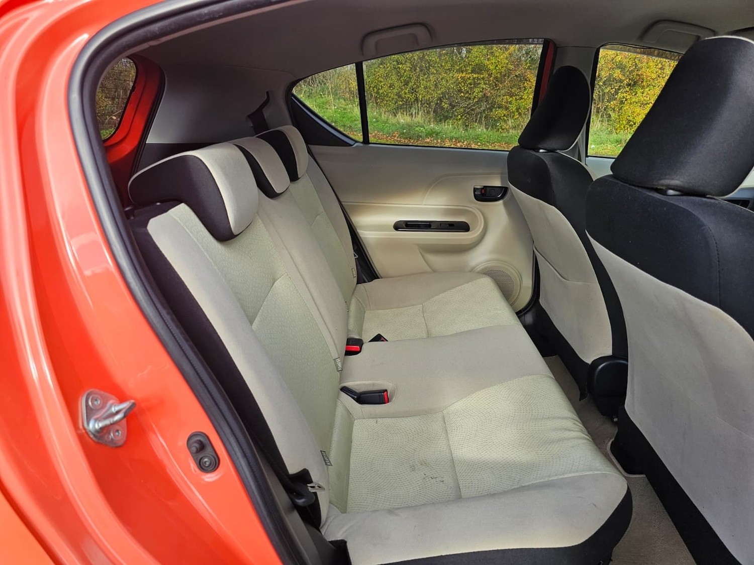 Used Toyota Aqua 2023 for sale - 76518108: Photo 17