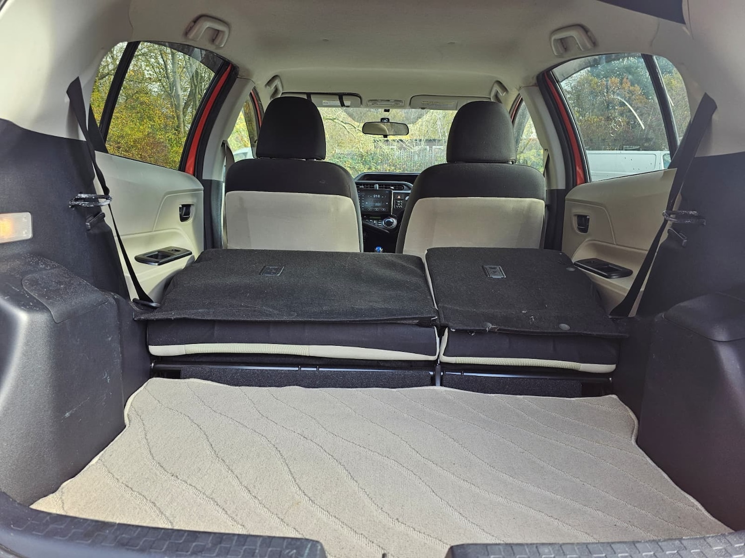 Used Toyota Aqua 2023 for sale - 76518108: Photo 20