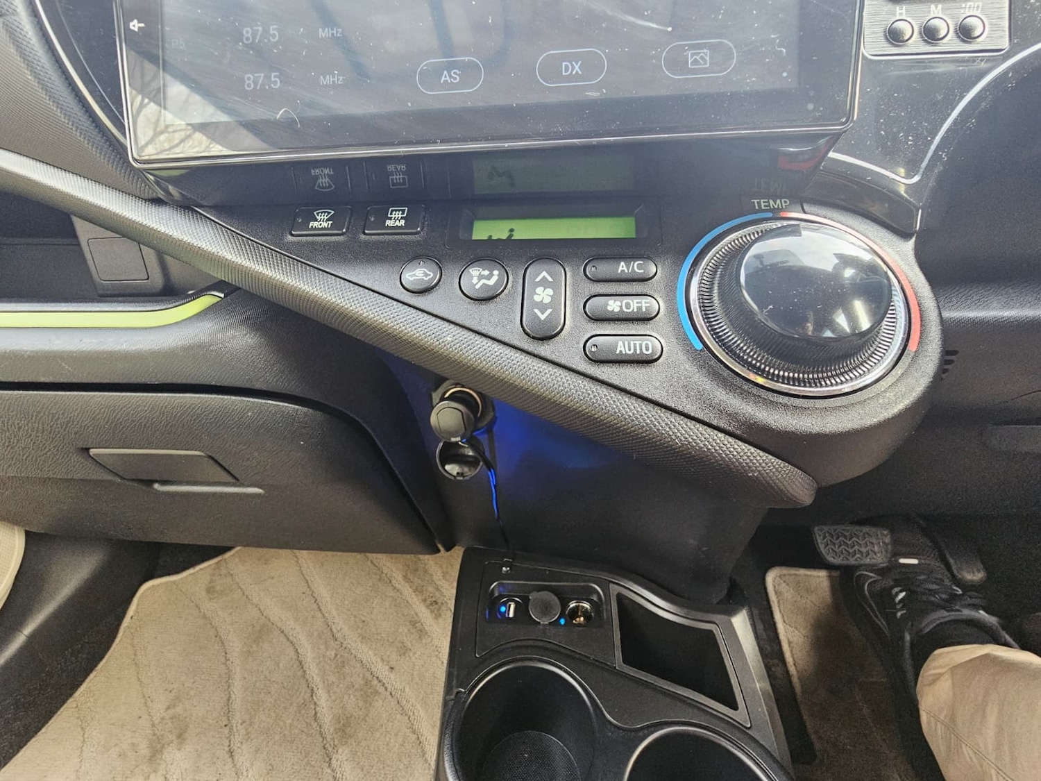 Used Toyota Aqua 2023 for sale - 76518108: Photo 25