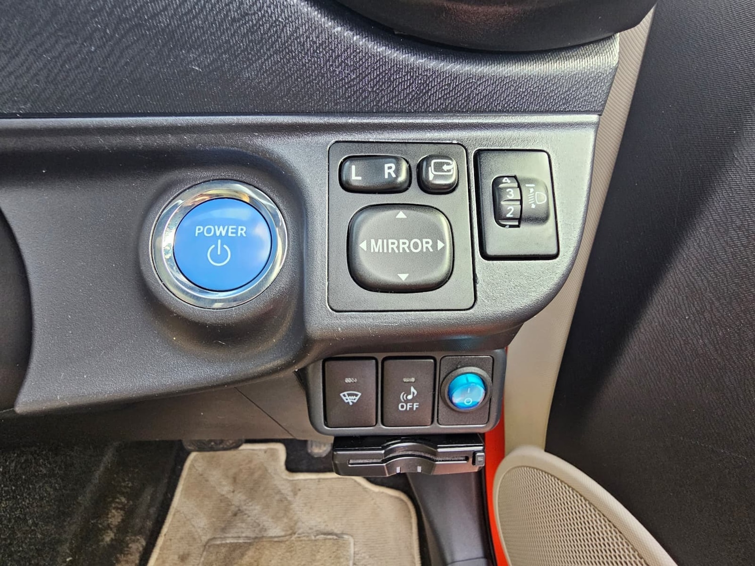 Used Toyota Aqua 2023 for sale - 76518108: Photo 27