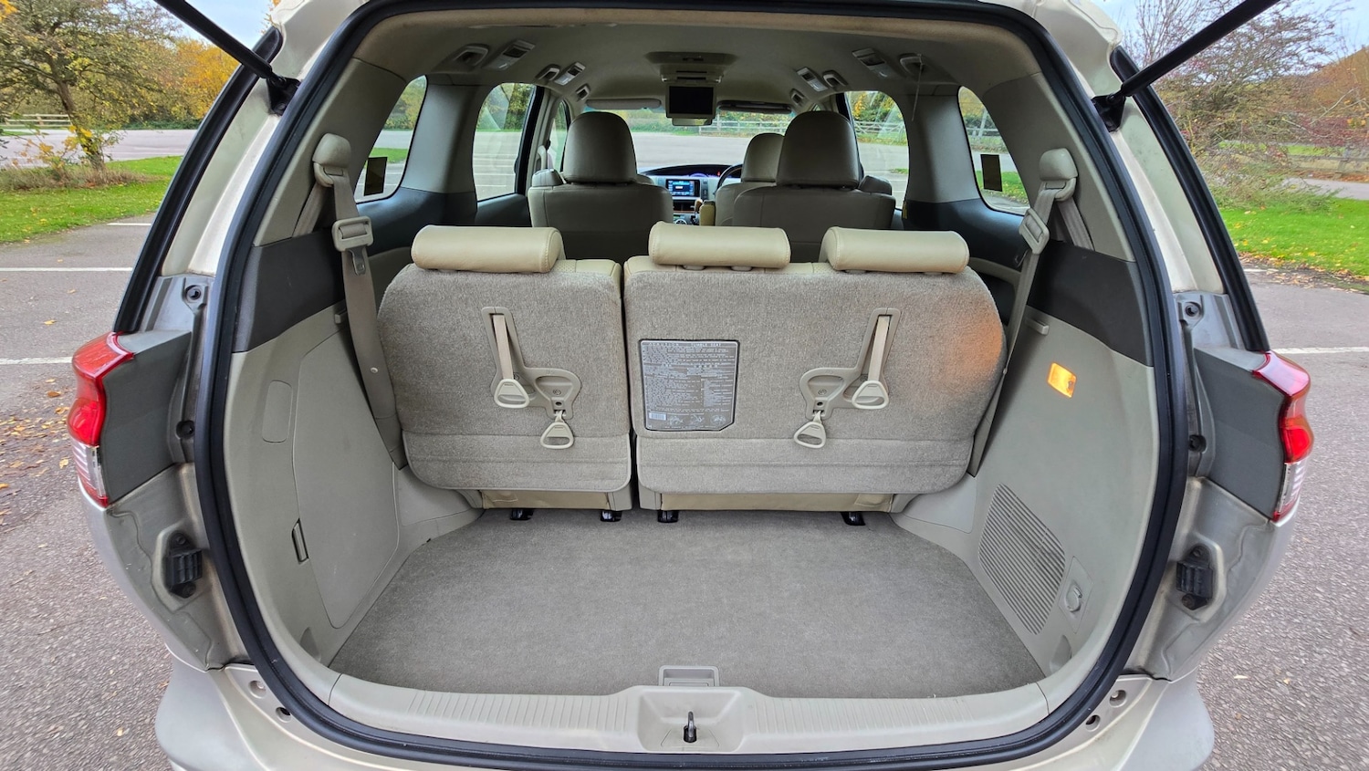 Used Toyota Previa 2022 for sale - 76478120: Photo 10