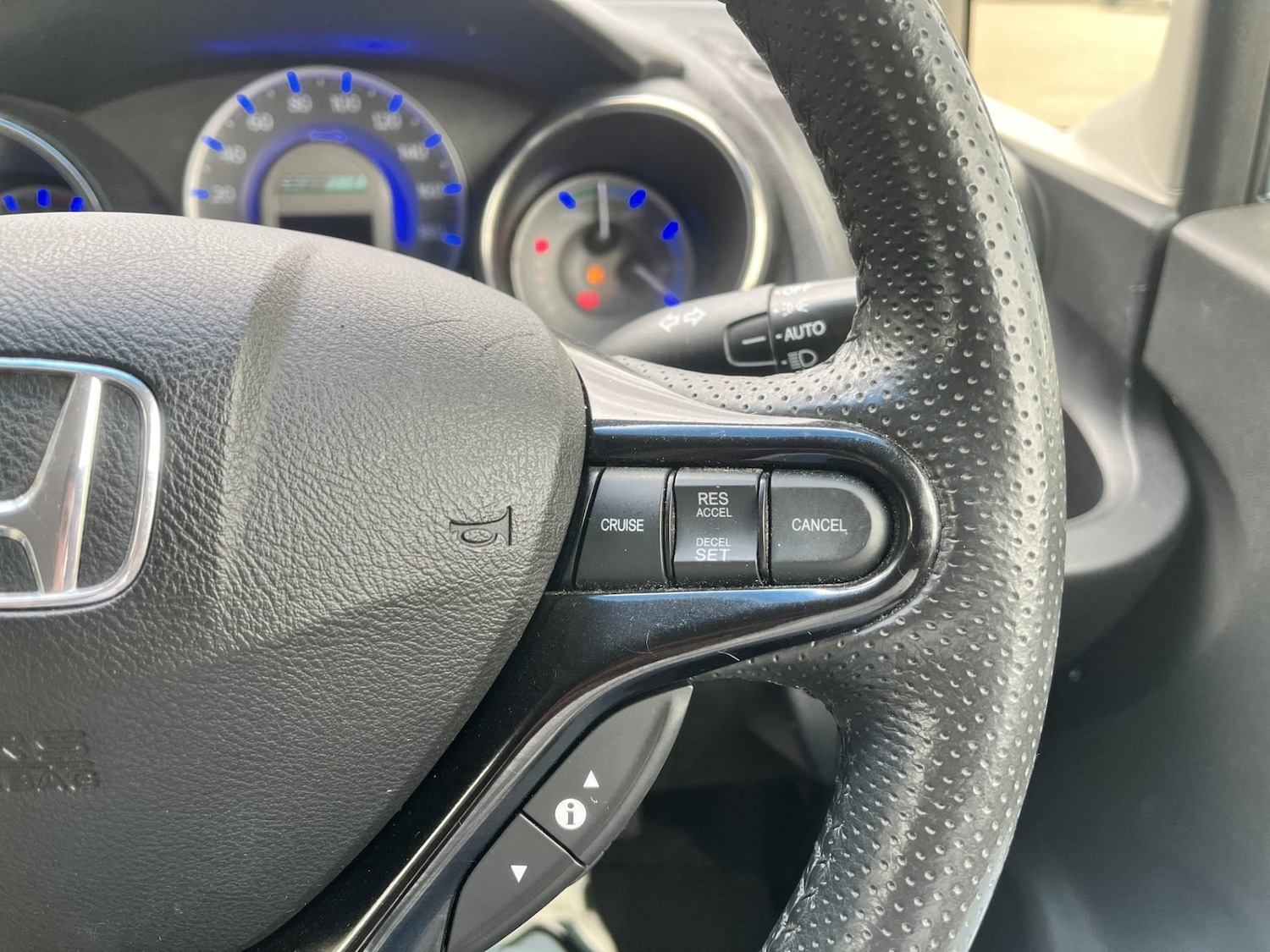 Used Honda Fit 2011 for sale - 76273175: Photo 12