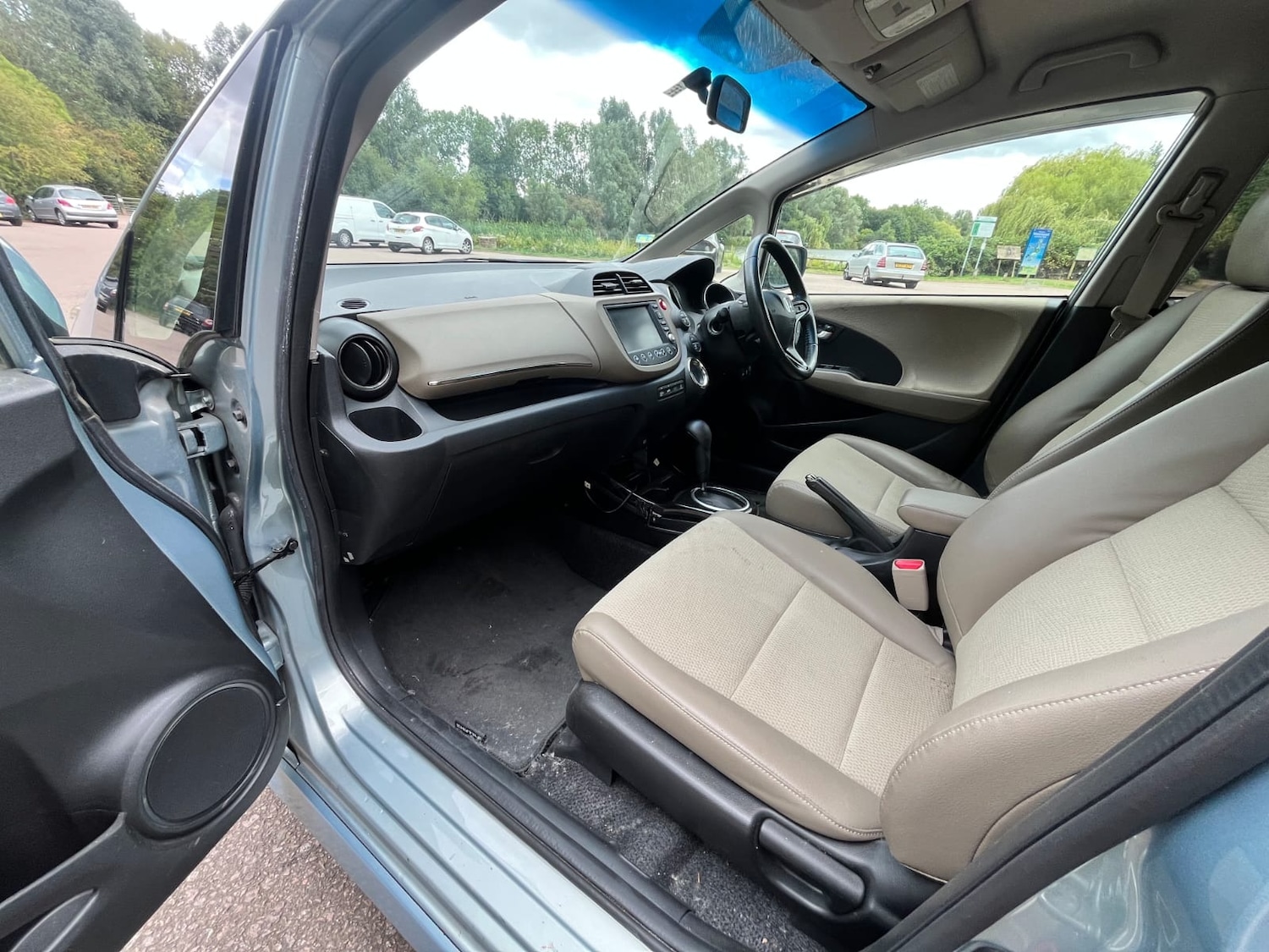 Used Honda Fit 2011 for sale - 76273175: Photo 14