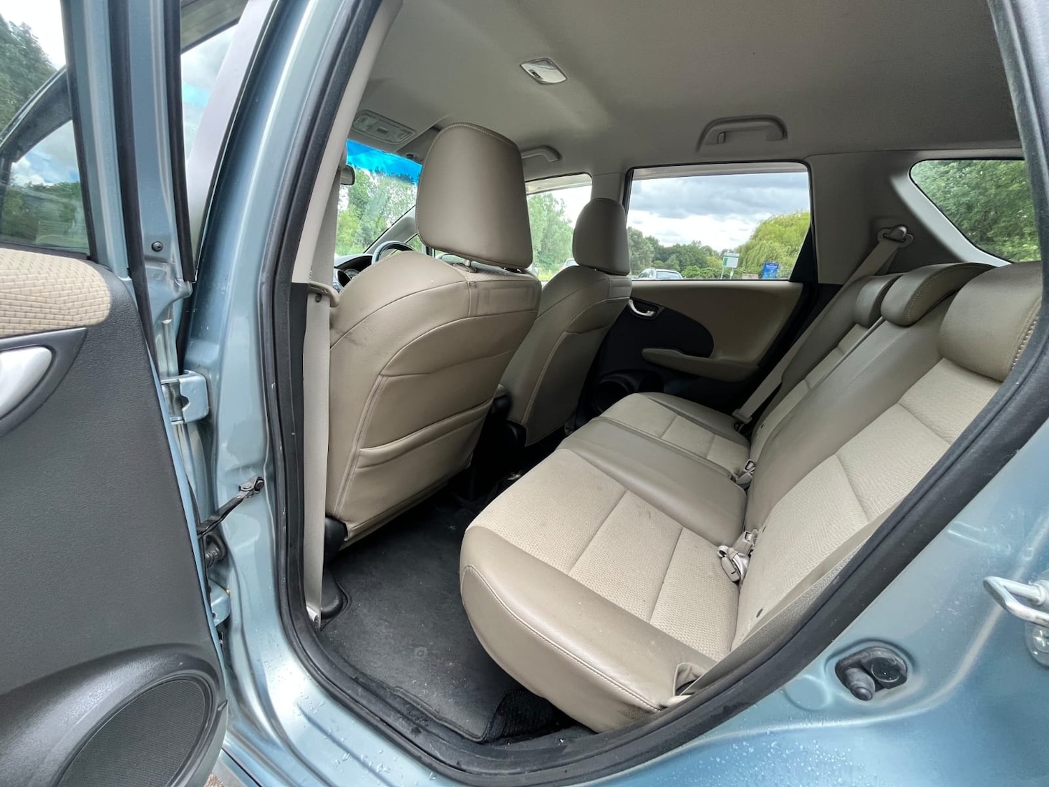 Used Honda Fit 2011 for sale - 76273175: Photo 15