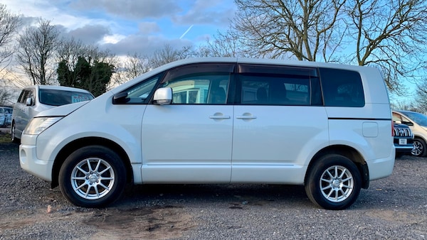 Used Mitsubishi Delica 2011 for sale - 62503544: Photo 3