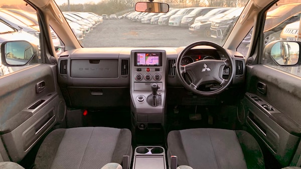 Used Mitsubishi Delica 2011 for sale - 62503544: Photo 6