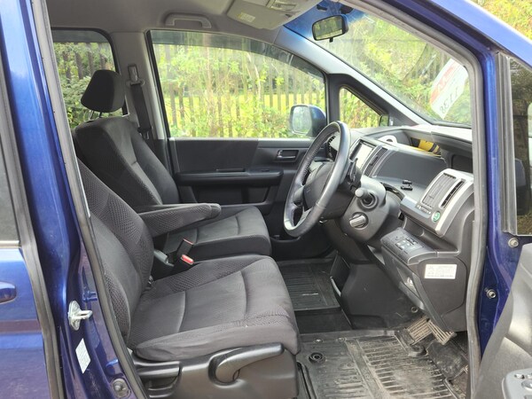 Used Honda Stepwagon 2011 for sale - 68794912: Photo 5