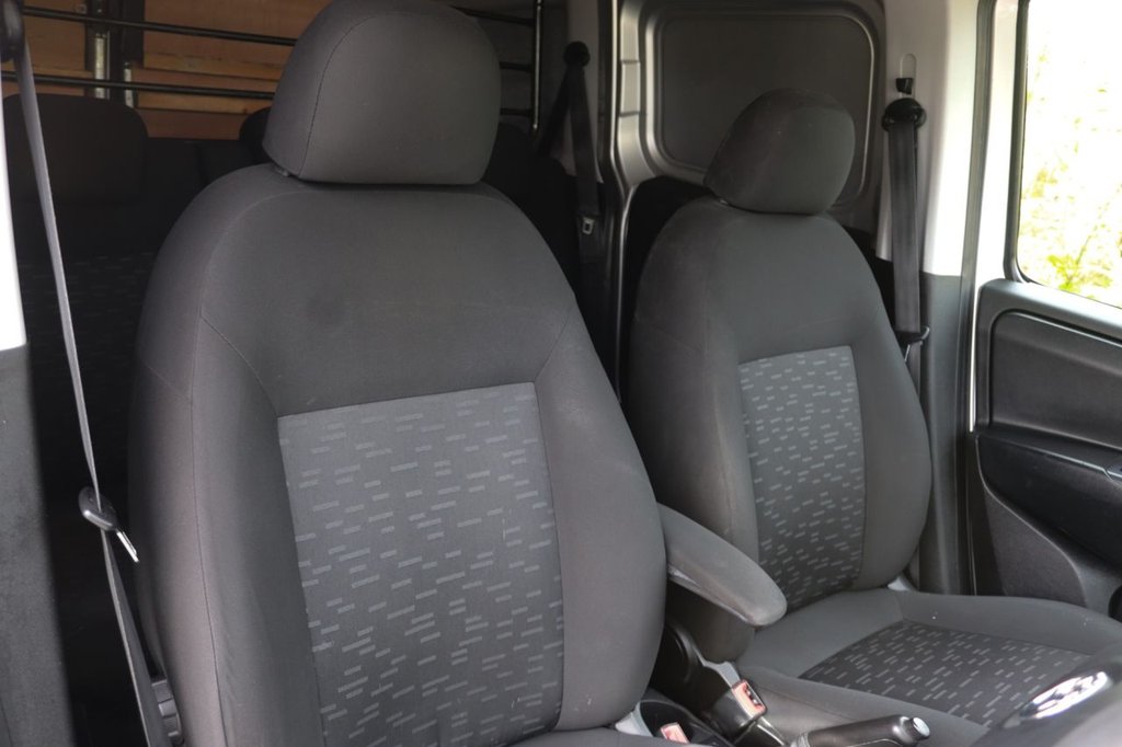 Used Vauxhall Combo 2017 for sale - 76481755: Photo 23