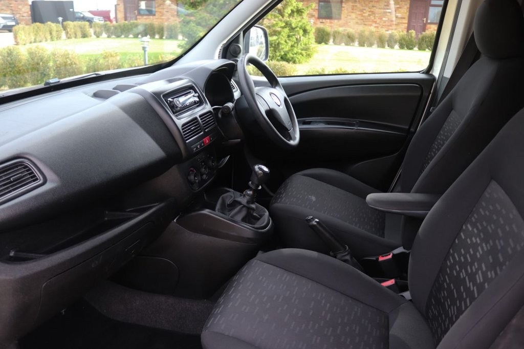 Used Vauxhall Combo 2017 for sale - 76481755: Photo 26