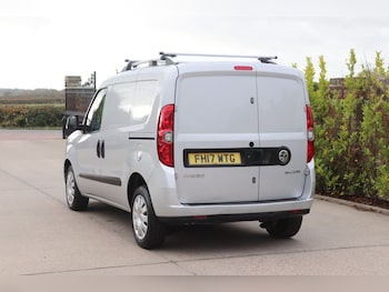 Used Vauxhall Combo 2017 for sale - 76481755: Photo