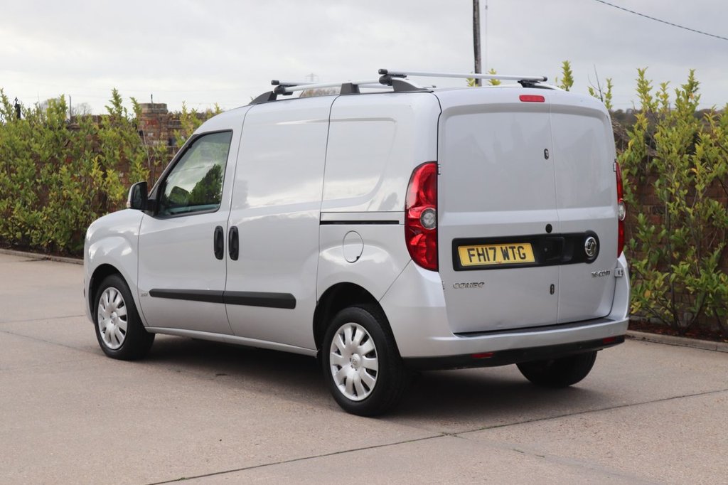 Used Vauxhall Combo 2017 for sale - 76481755: Photo 4