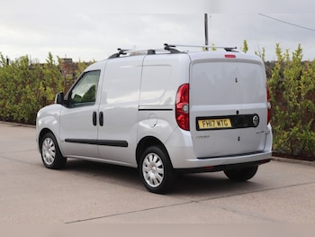 Used Vauxhall Combo 2017 for sale - 76481755: Photo