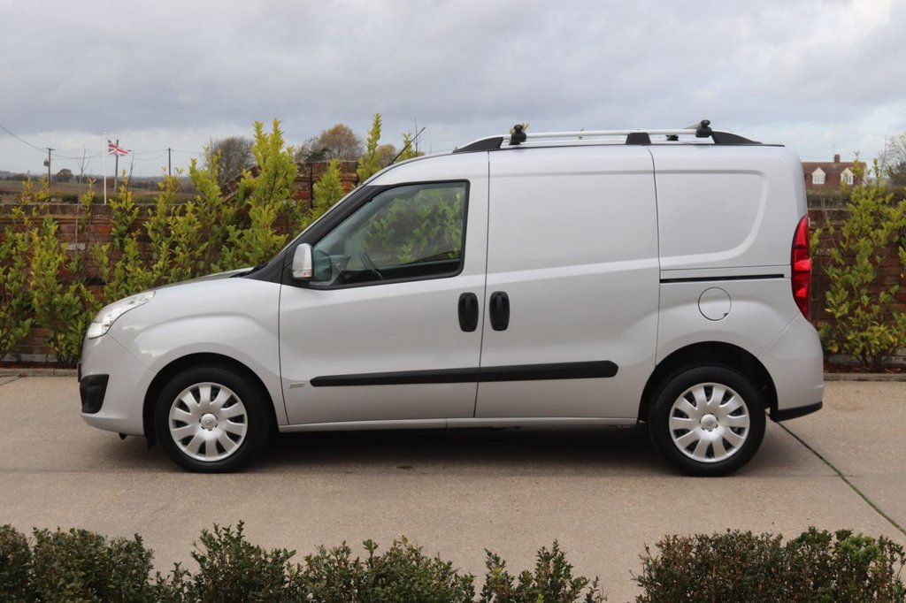 Used Vauxhall Combo 2017 for sale - 76481755: Photo 6