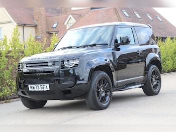 Used Land Rover Defender 2023 for sale - 76216779: Photo 2