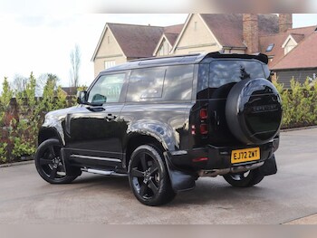 Used Land Rover Defender 2022 for sale - 77014320: Photo