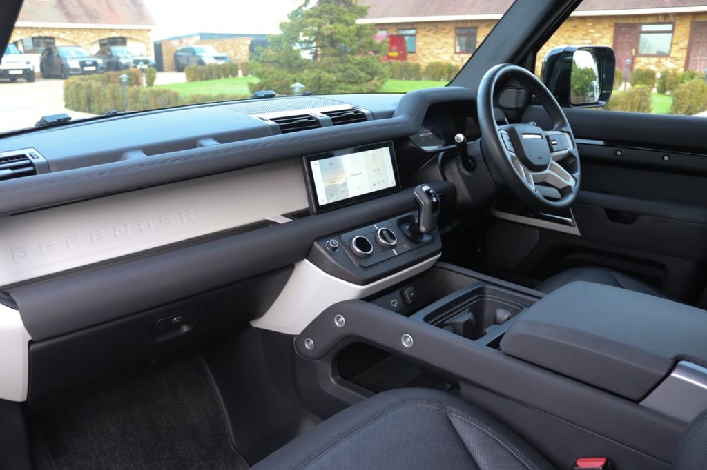 Used Land Rover Defender 2022 for sale - 77014320: Photo 32