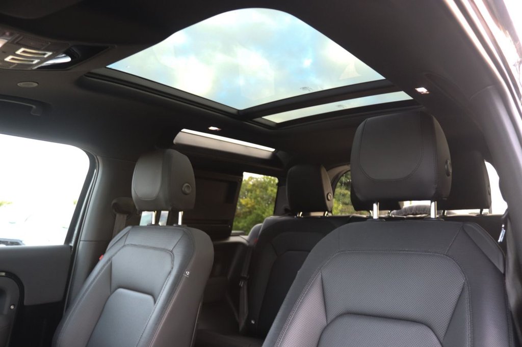 Used Land Rover Defender 2022 for sale - 77014320: Photo 35