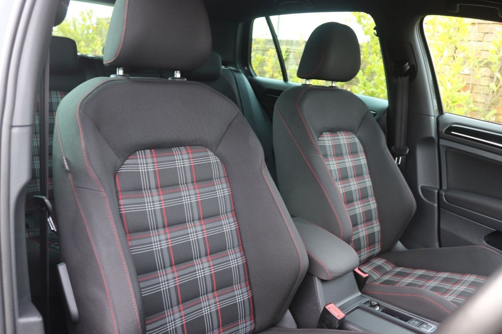 Used Volkswagen Golf 2014 for sale - 78008896: Photo 27