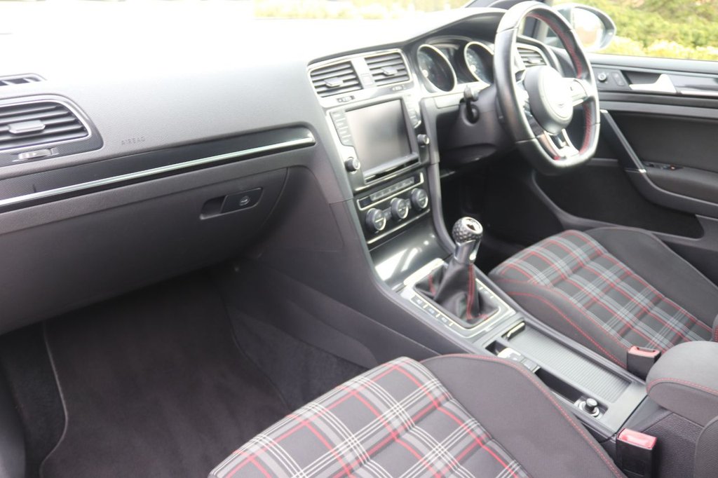 Used Volkswagen Golf 2014 for sale - 78008896: Photo 28