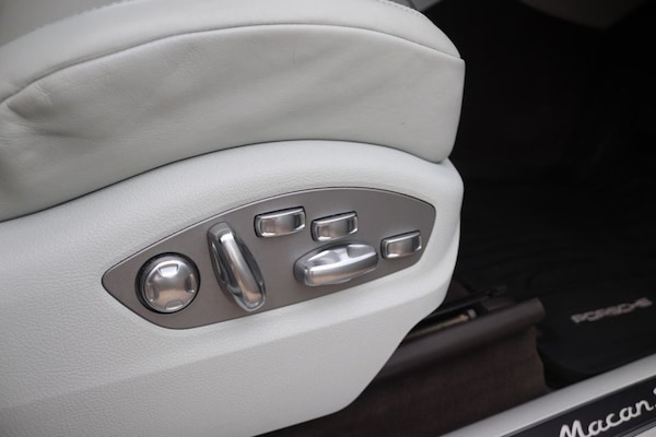 Used Porsche Macan 2019 for sale - 76235937: Photo 31