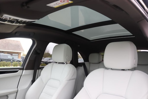 Used Porsche Macan 2019 for sale - 76235937: Photo 37