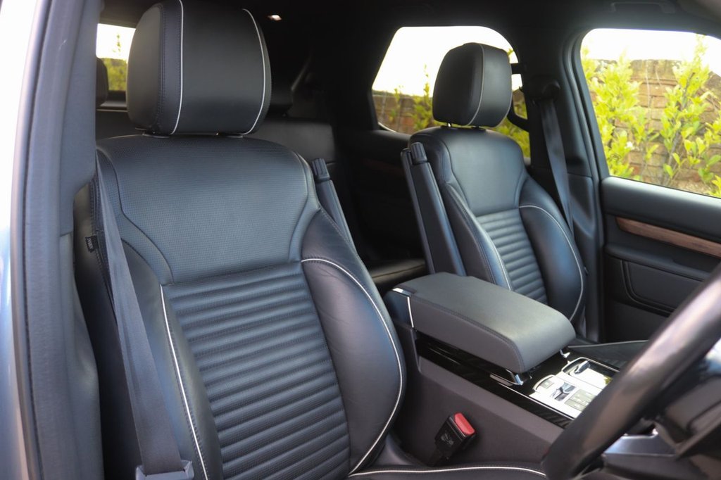 Used Land Rover Discovery 2020 for sale - 76900576: Photo 32