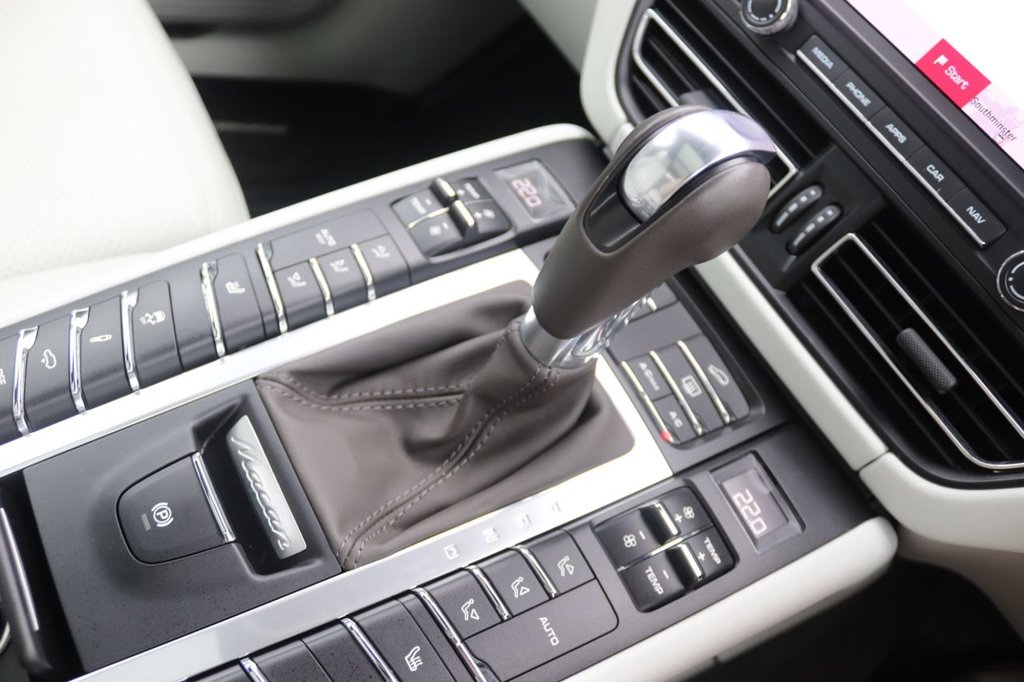 Used Porsche Macan 2019 for sale - 76496212: Photo 27