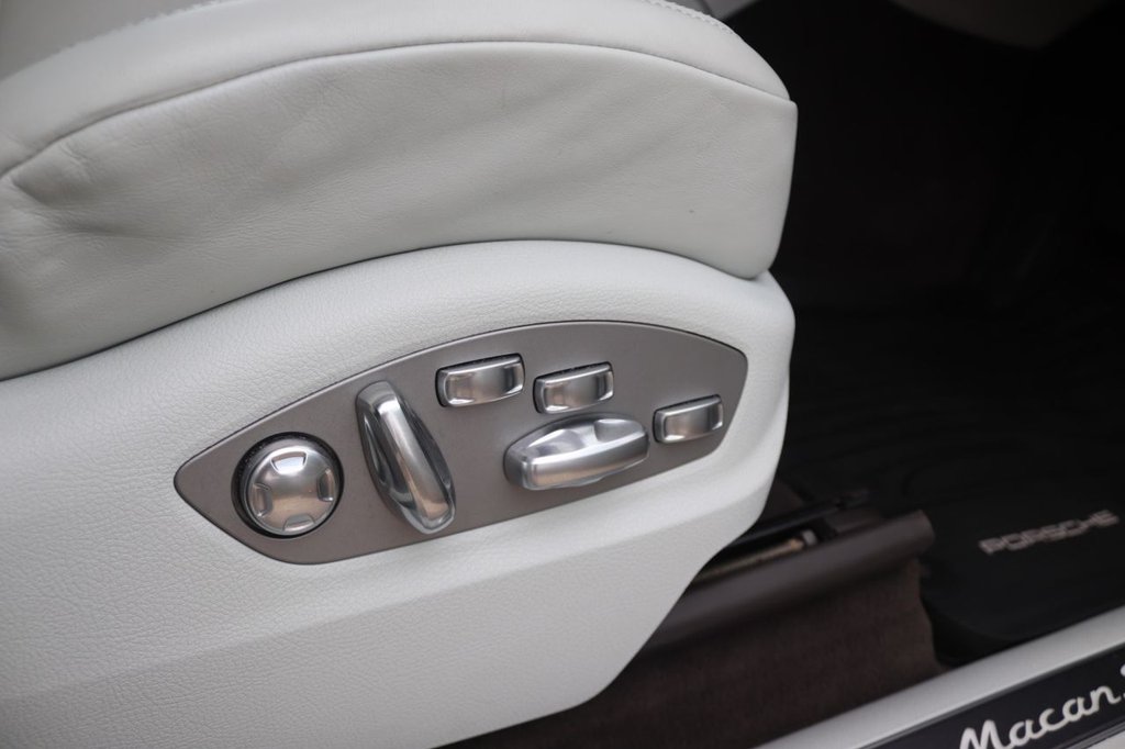 Used Porsche Macan 2019 for sale - 76496212: Photo 31