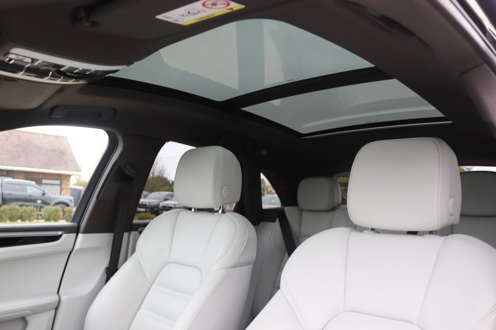 Used Porsche Macan 2019 for sale - 76496212: Photo 37