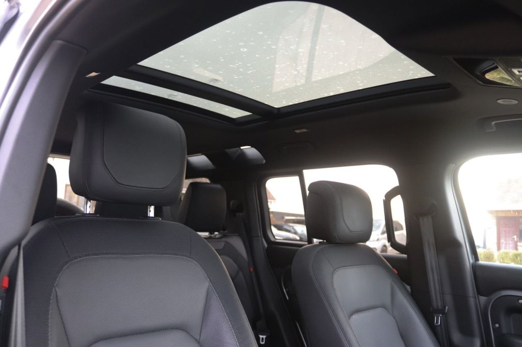 Used Land Rover Defender 2022 for sale - 76690788: Photo 28