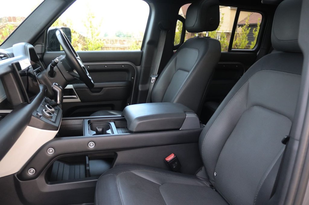Used Land Rover Defender 2022 for sale - 76690788: Photo 31
