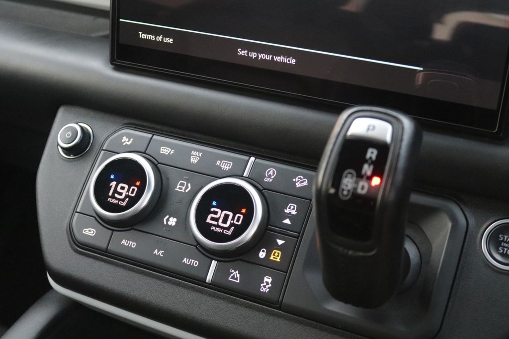 Used Land Rover Defender 2022 for sale - 76690788: Photo 37