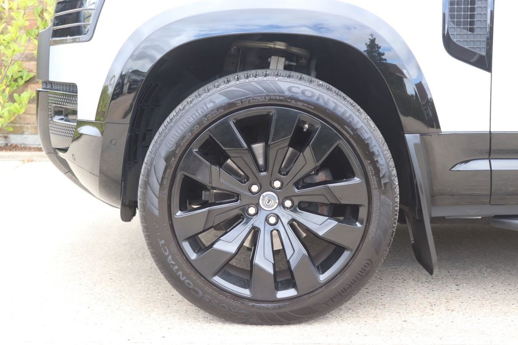 Used Land Rover Defender 2021 for sale - 76698325: Photo 18