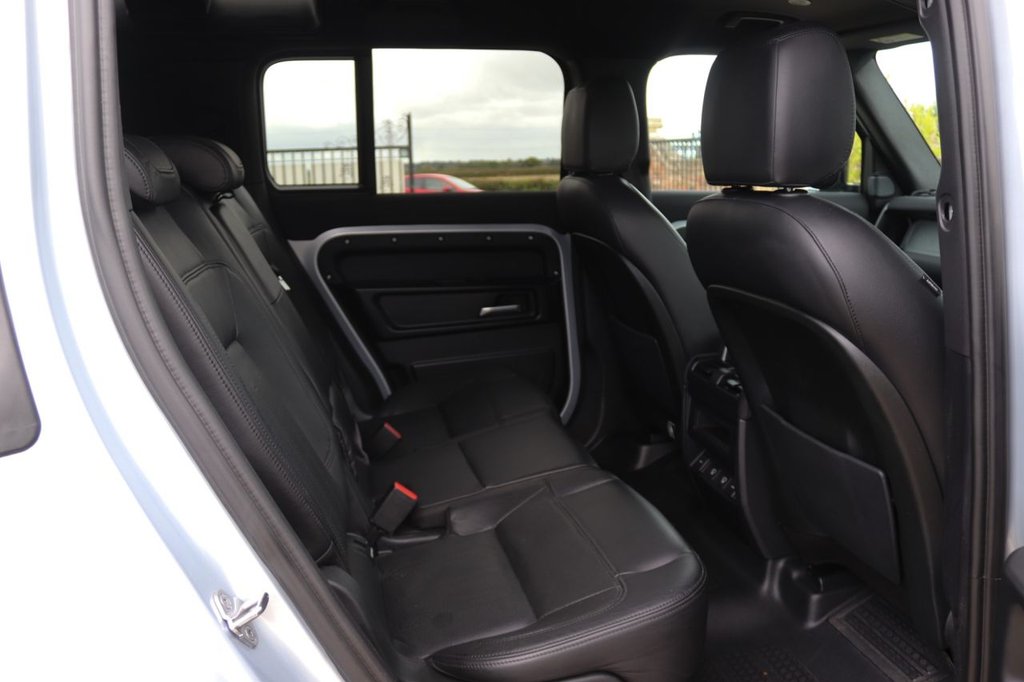 Used Land Rover Defender 2021 for sale - 76698325: Photo 25