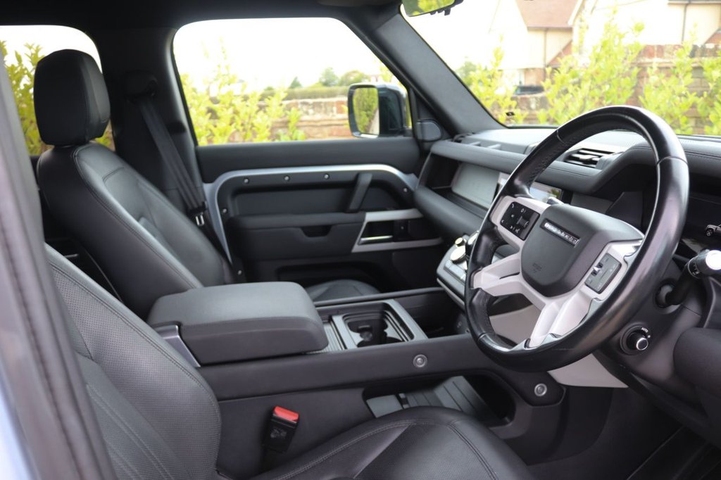 Used Land Rover Defender 2021 for sale - 76698325: Photo 29