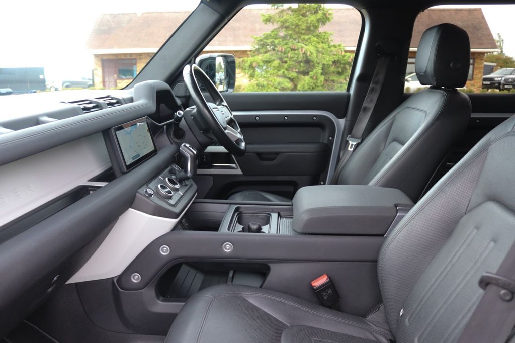 Used Land Rover Defender 2021 for sale - 76698325: Photo 31