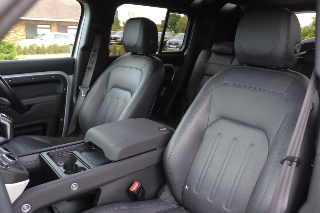 Used Land Rover Defender 2021 for sale - 76698325: Photo 33