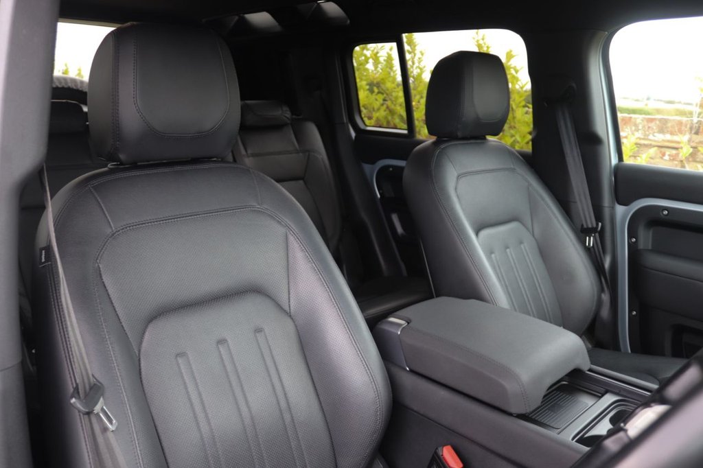 Used Land Rover Defender 2021 for sale - 76698325: Photo 34