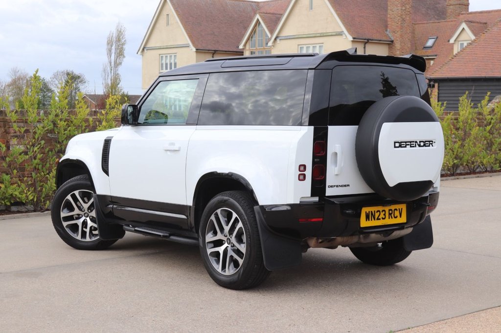 Used Land Rover Defender 2023 for sale - 76690805: Photo 2
