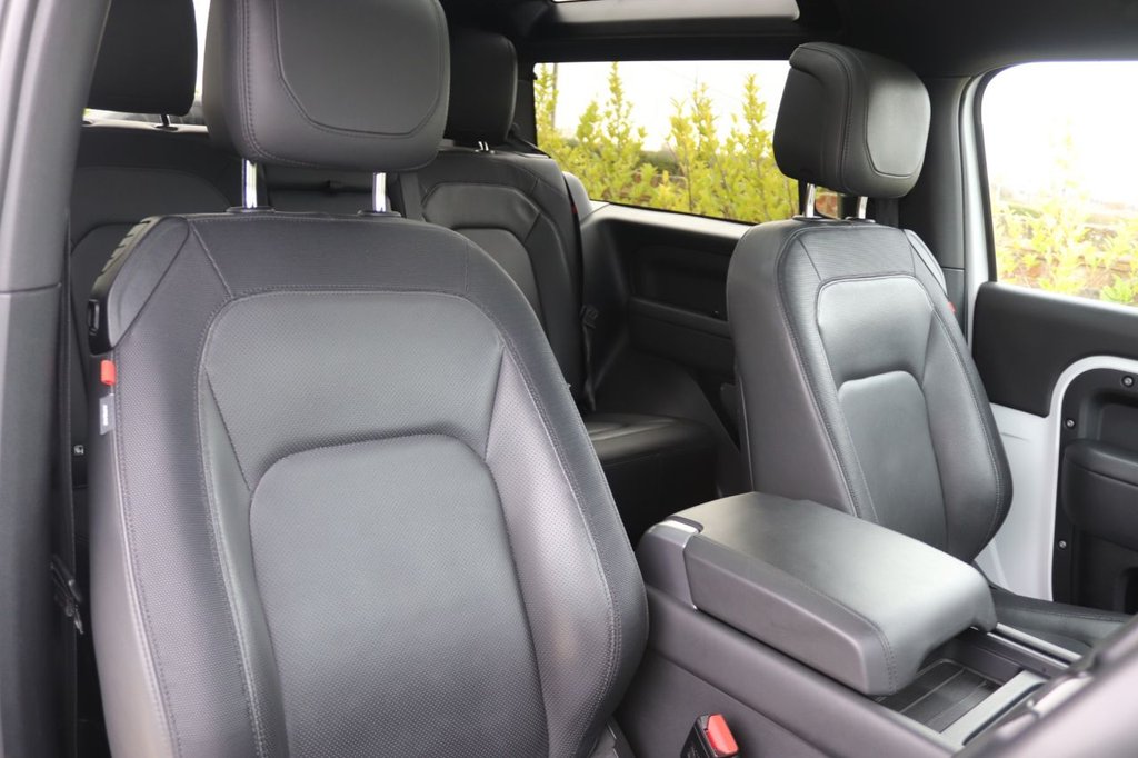 Used Land Rover Defender 2023 for sale - 76690805: Photo 26