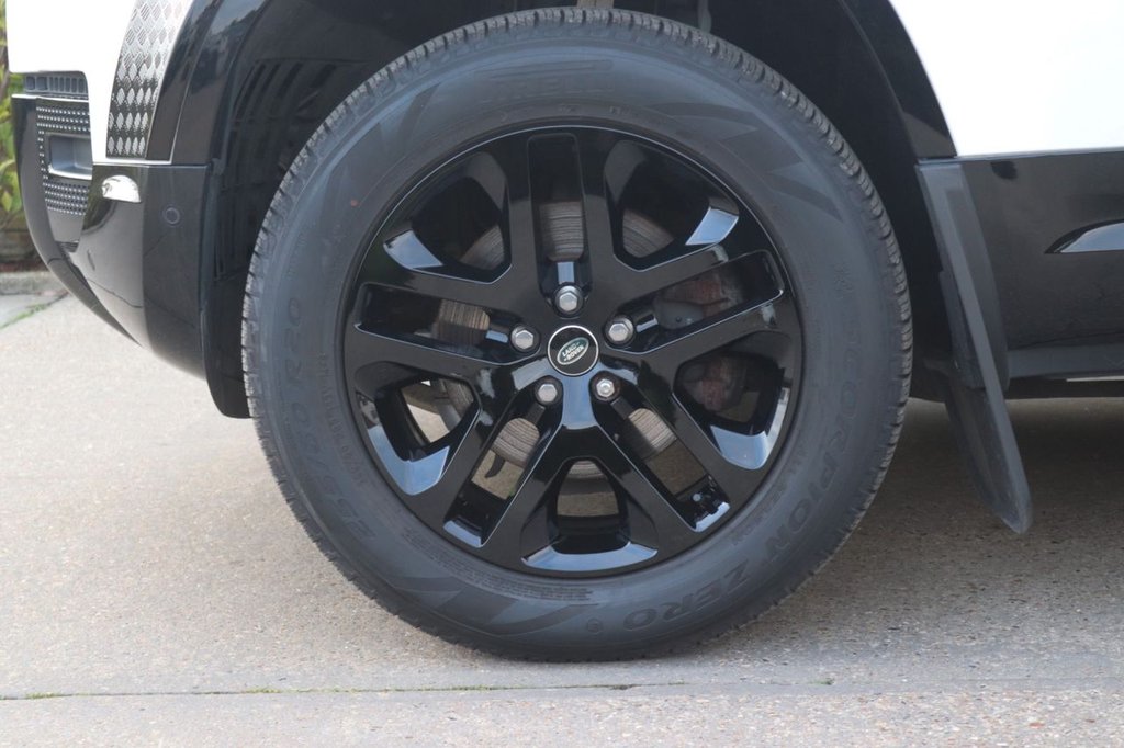 Used Land Rover Defender 2023 for sale - 76690805: Photo 33