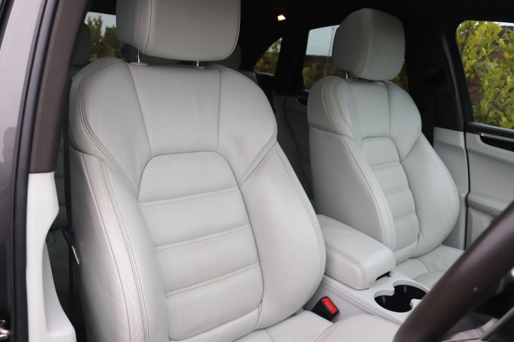 Used Porsche Macan 2015 for sale - 77020433: Photo 30