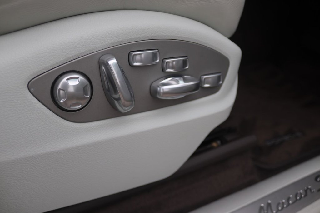 Used Porsche Macan 2015 for sale - 77020433: Photo 32