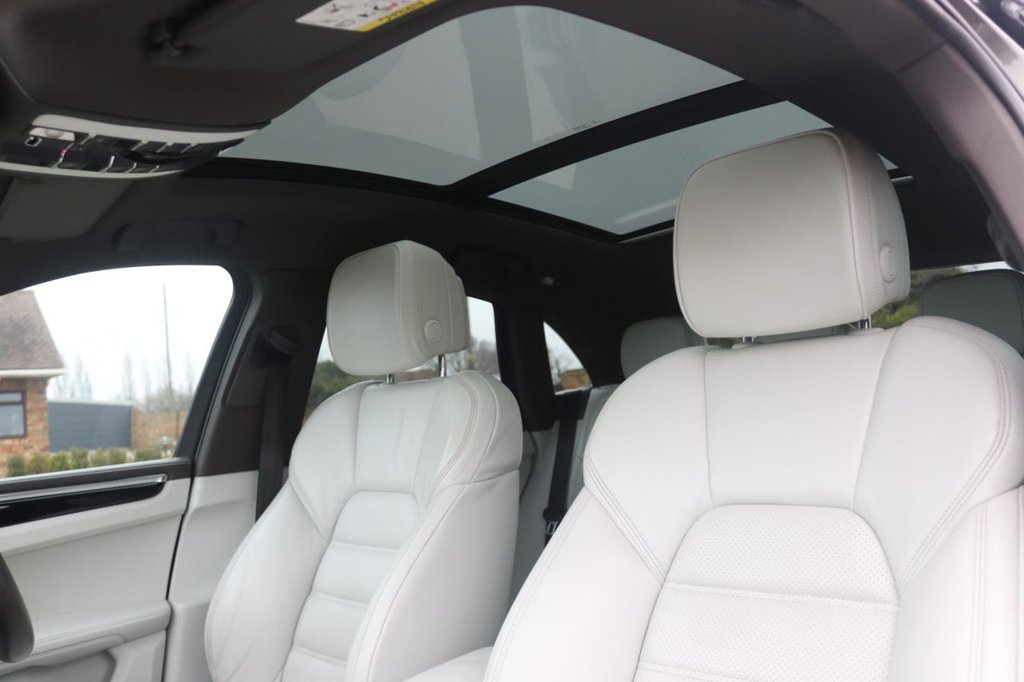 Used Porsche Macan 2015 for sale - 77020433: Photo 36