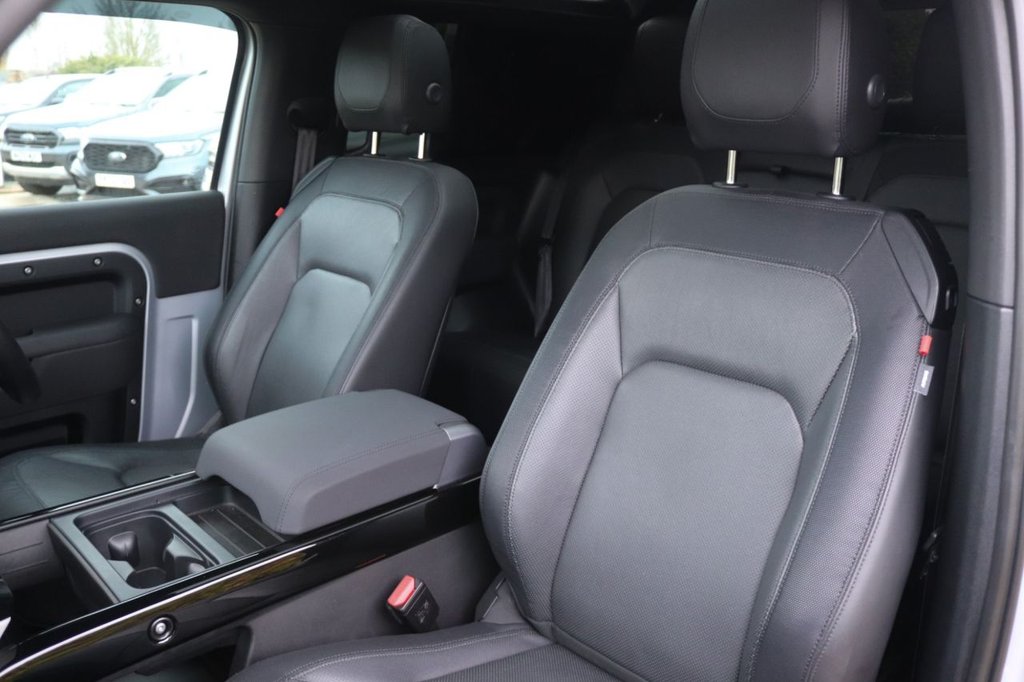 Used Land Rover Defender 2023 for sale - 76751260: Photo 32