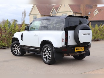 Used Land Rover Defender 2023 for sale - 76396081: Photo