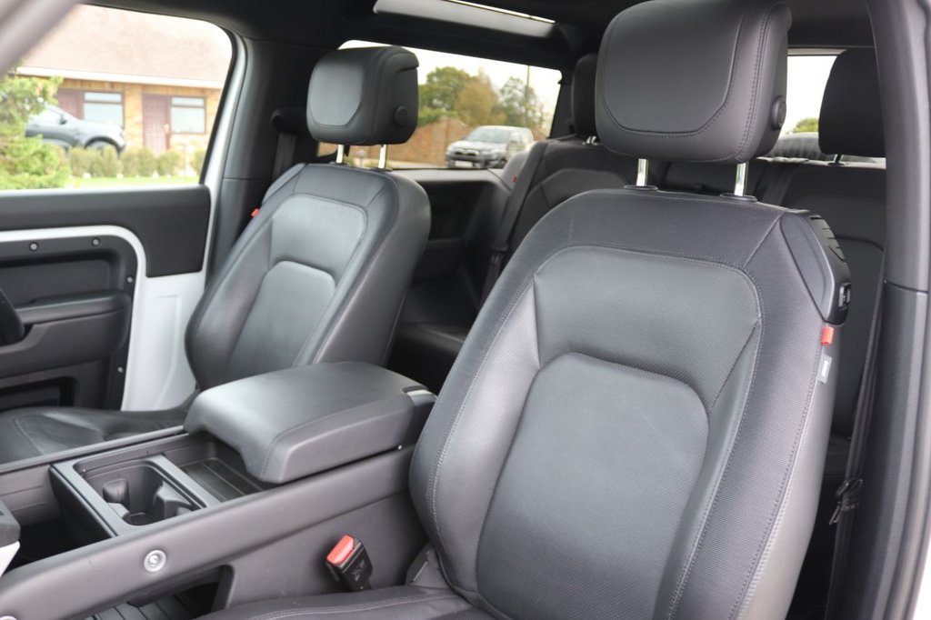 Used Land Rover Defender 2023 for sale - 76396081: Photo 31