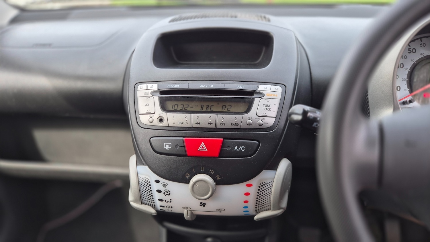 Used Peugeot 107 2012 for sale - 77962238: Photo 11